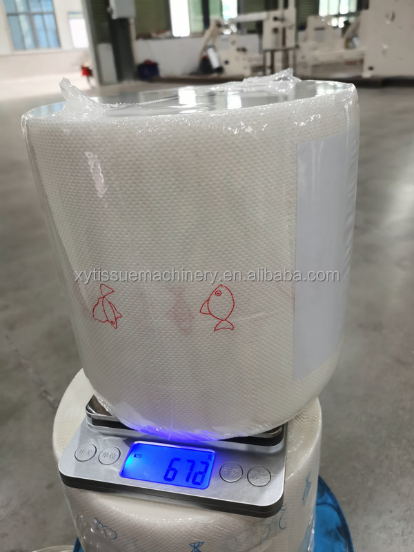 Machine à fabriquer des petits rouleaux de papier toilette par collage et stratification, machine à rembobiner l'essuie-tout de cuisine 15