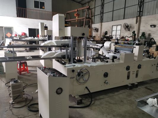 1000-1500 feuilles/min Machine de pliage de serviettes en papier à grande vitesse et grande capacité pour les usines de tissus